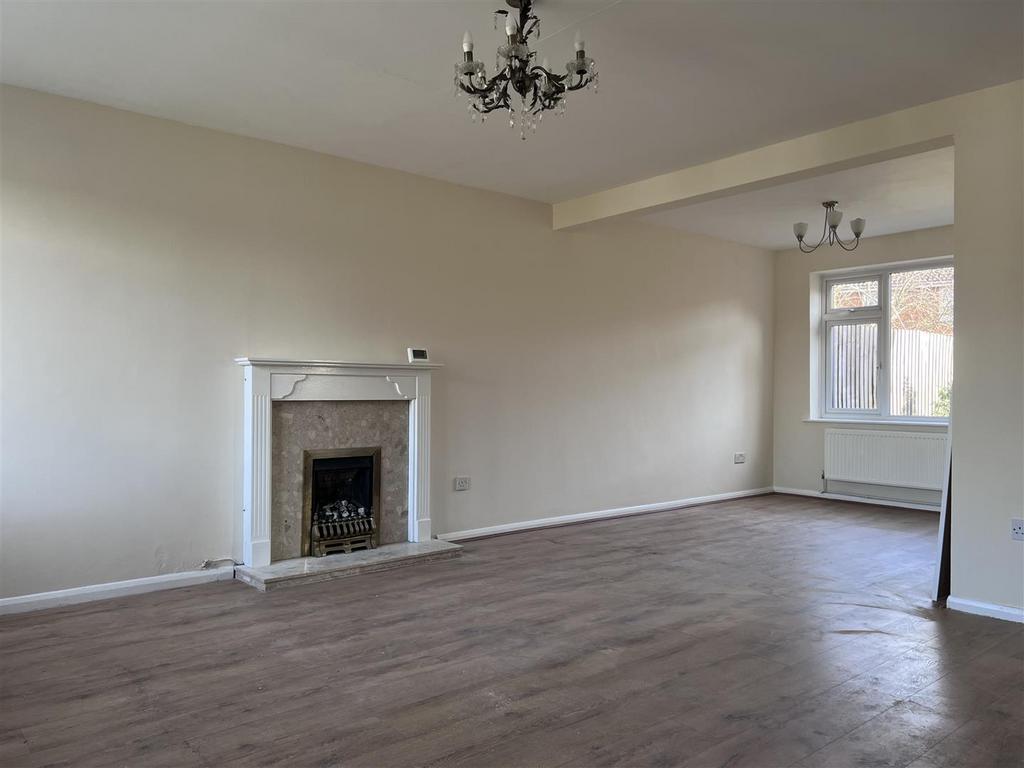 John Eve Way, Market Deeping 3 bed property to rent £1,200 pcm (£277 pw)