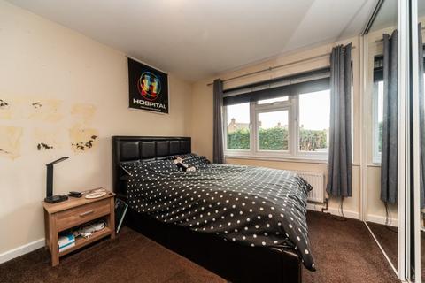 16 Gaveston Close, Byfleet, West Byfleet, KT14 7HE