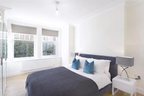 1 bedroom apartment to rent, Hamlet Gardens, London W6