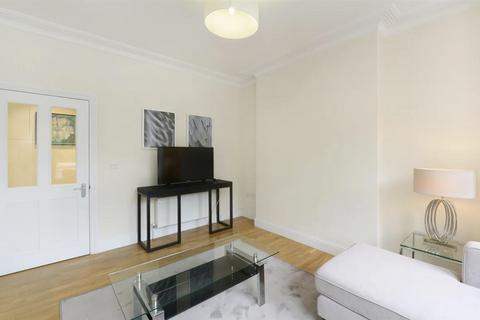 1 bedroom apartment to rent, Hamlet Gardens, London W6