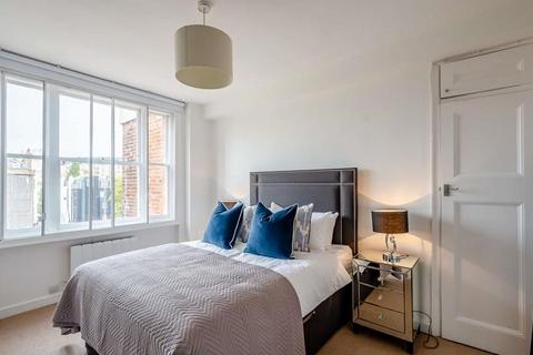 1 bedroom apartment to rent, Hill Street, London W1J