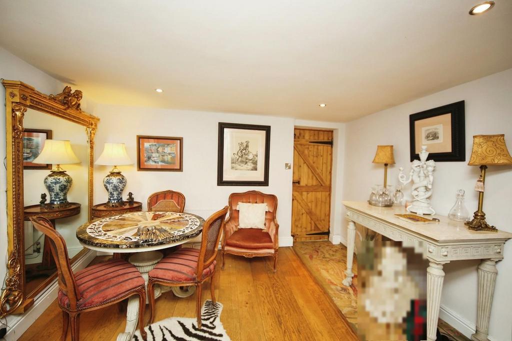 Dining room 4.jpg