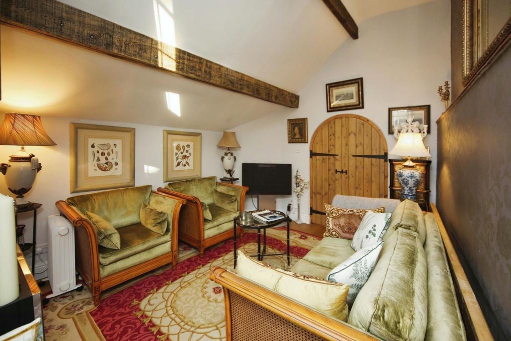 Sitting room 4.jpg