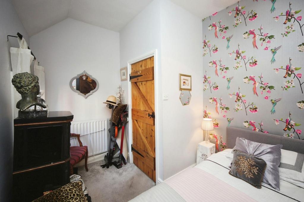 Bedroom 2 (b).jpg