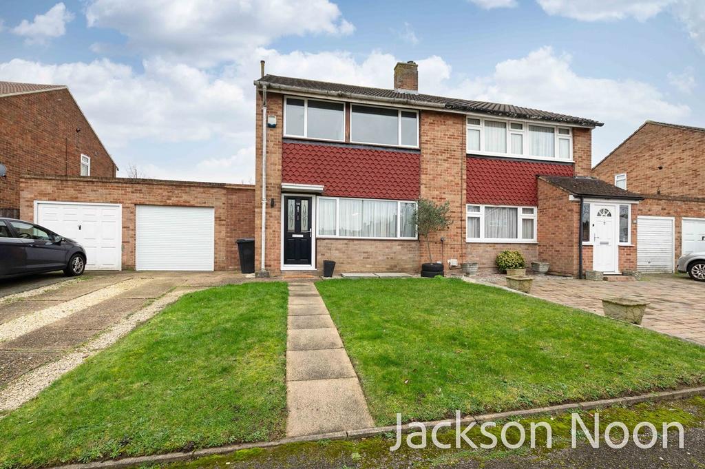 Poplar Crescent, Ewell, KT19 3 bed semidetached house for sale £550,000