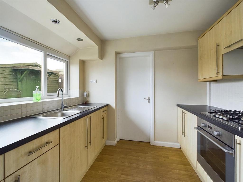 Kitchen 2.jpg