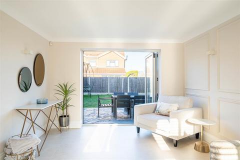 5 Chater Drive, Sutton Coldfield, B76 2BJ