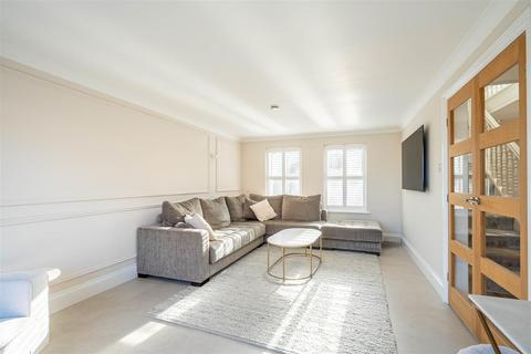 5 Chater Drive, Sutton Coldfield, B76 2BJ