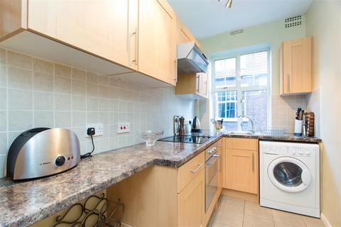 1 bedroom apartment for sale, Belsize Grove, Belsize Park NW3