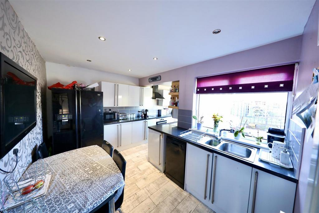 Eastfield Road, Hull 3 bed end of terrace house for sale £140,000