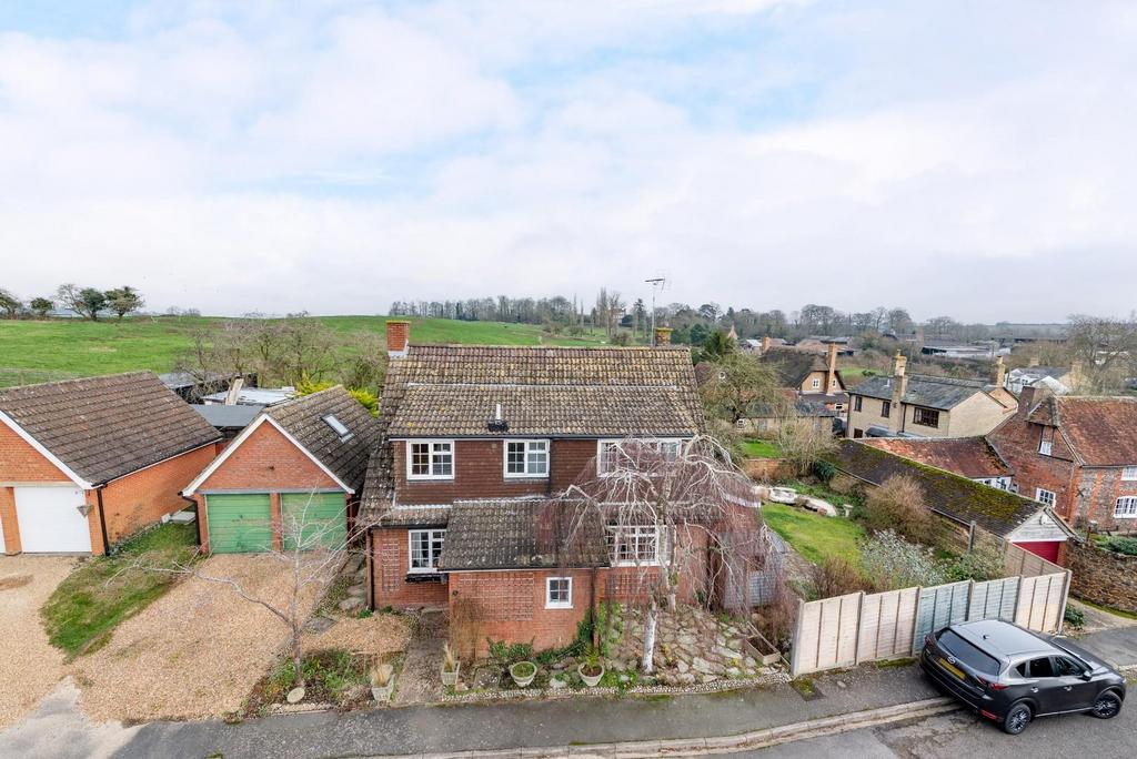 Church Walk, Eggington, Leighton Buzzard 4 bed detached house for sale