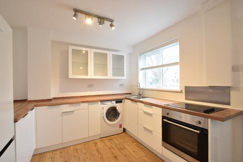 3 bedroom duplex to rent, Church Street, Weybridge, KT13