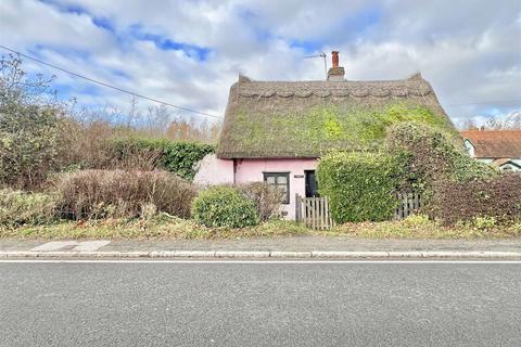 3 bedroom cottage for sale, Main Road, Great Leighs, Chelmsford