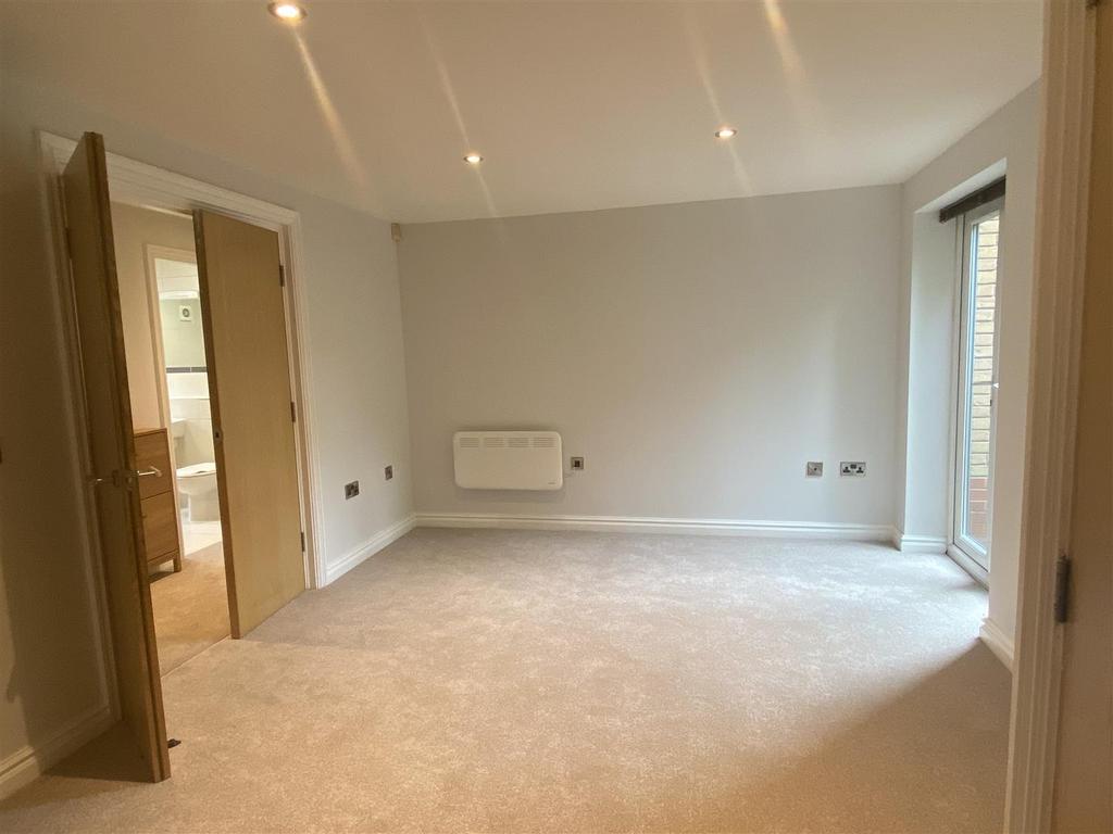 Craig Road, Heaton Mersey, Stockport 2 bed apartment £900 pcm (£208 pw)