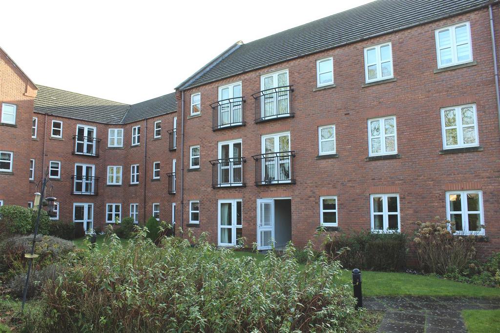 Ingle Court, Market Weighton, York 2 bed flat for sale £150,000