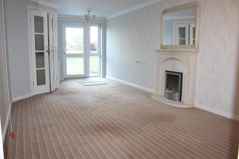 2 bedroom flat for sale, Ingle Court, Market Weighton, York