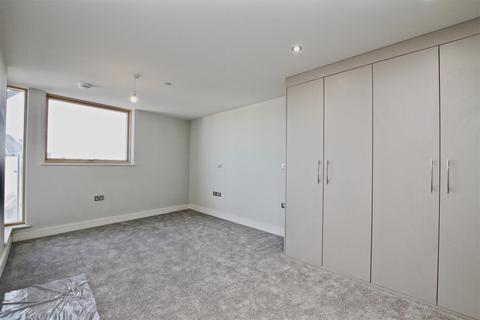 undefined, St Clements Gate, Broadway, Leigh-On-Sea