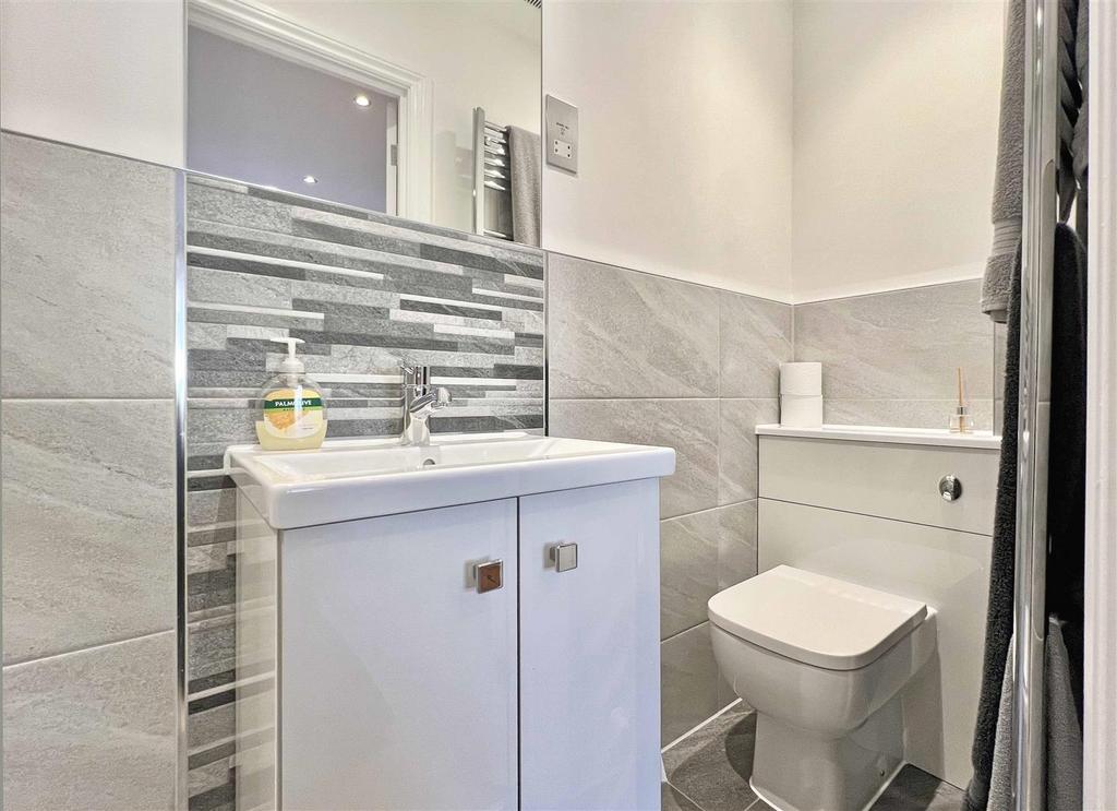 En-Suite b.jpg