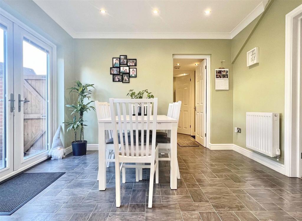 Dining Area.jpg