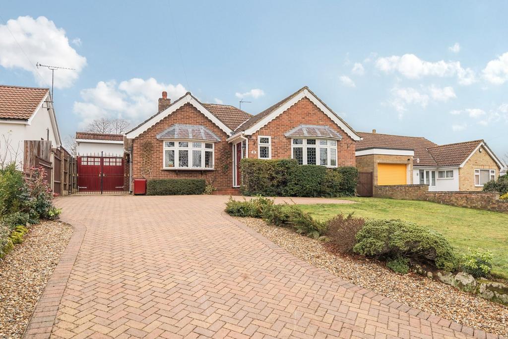 Church Road, Flitwick, MK45 3 bed detached bungalow for sale £650,000
