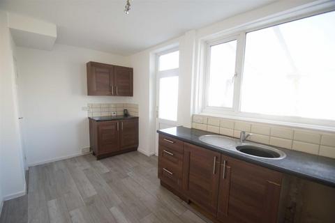 2 bedroom terraced house to rent, Blue Hill Crescent, Leeds