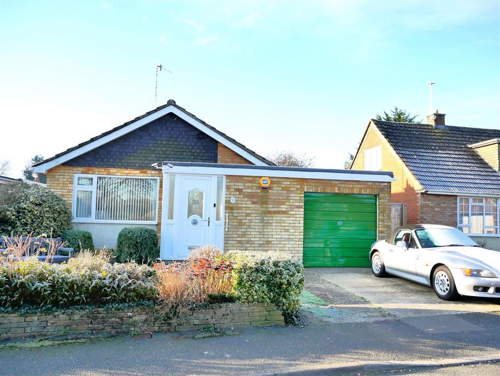 Wessington Park, Calne 3 bed detached bungalow for sale £369,000