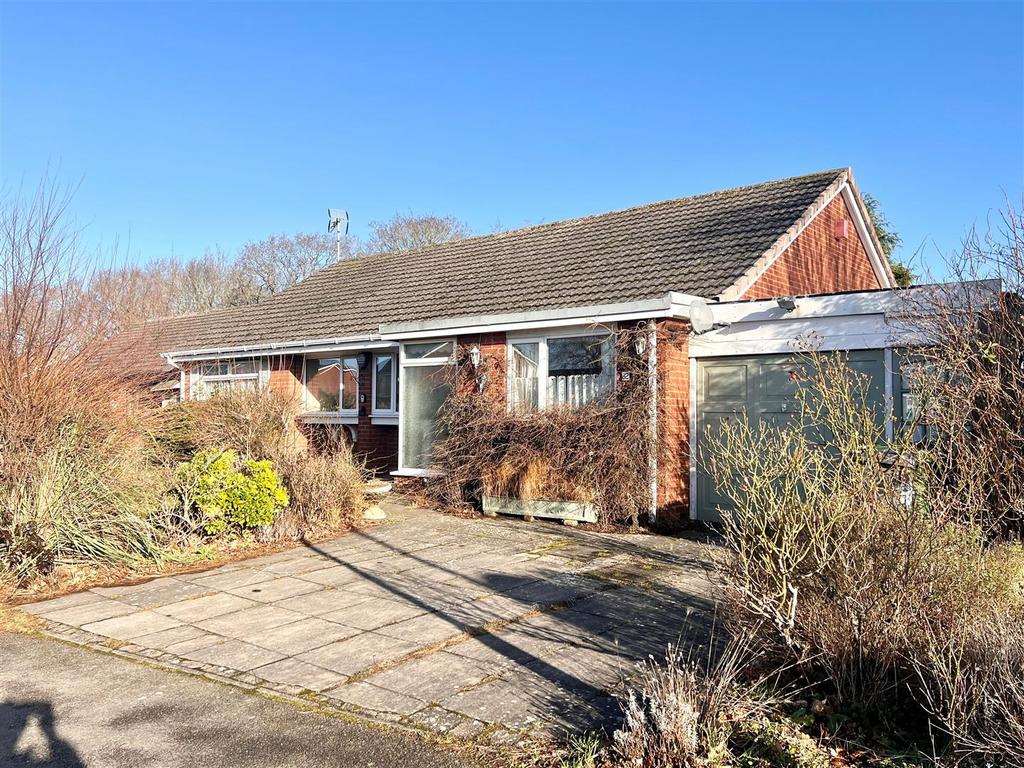 Cheswick Way, Cheswick Green, Solihull 3 bed detached bungalow for sale