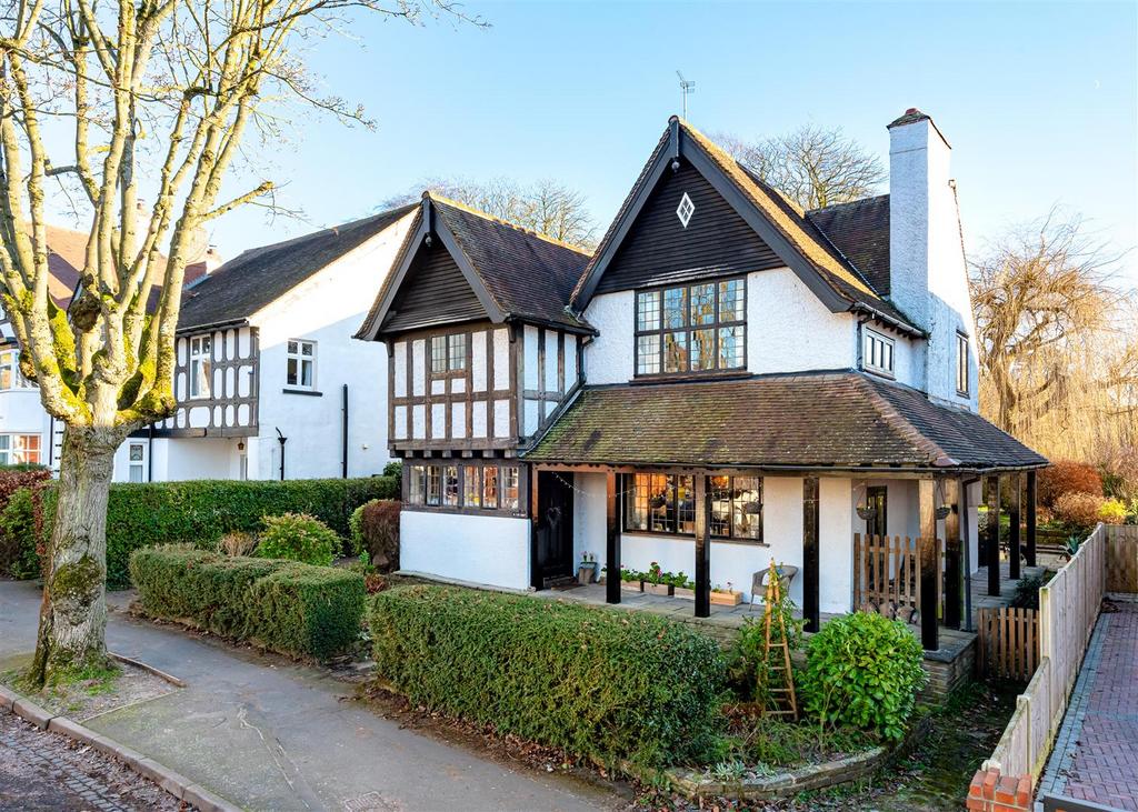 Far Croft, 19 Newbridge Avenue... 5 bed detached house for sale £535,000