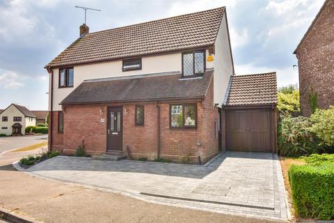13 Bickerton Point, South Woodham Ferrers, Chelmsford, CM3 5YG