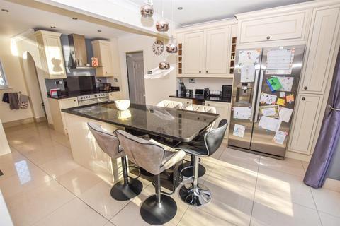 13 Bickerton Point, South Woodham Ferrers, Chelmsford, CM3 5YG