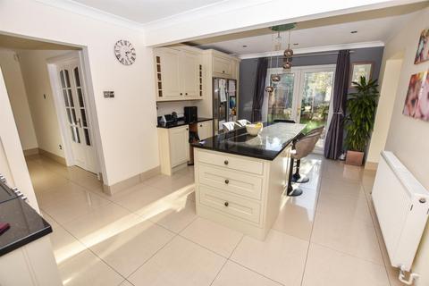 13 Bickerton Point, South Woodham Ferrers, Chelmsford, CM3 5YG