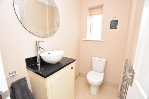 13 Bickerton Point, South Woodham Ferrers, Chelmsford, CM3 5YG