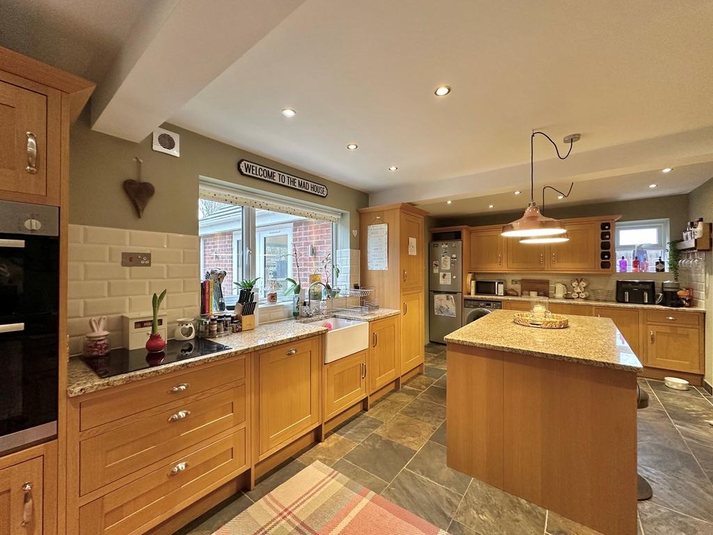 Roman Road, Burcott, Hereford, HR1 4 bed detached house for sale £450,000