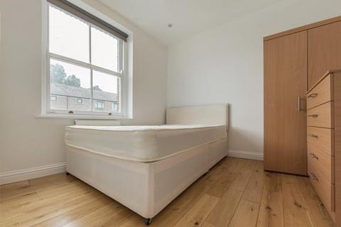 3 bedroom flat to rent, Coldharbour Lane, SW9