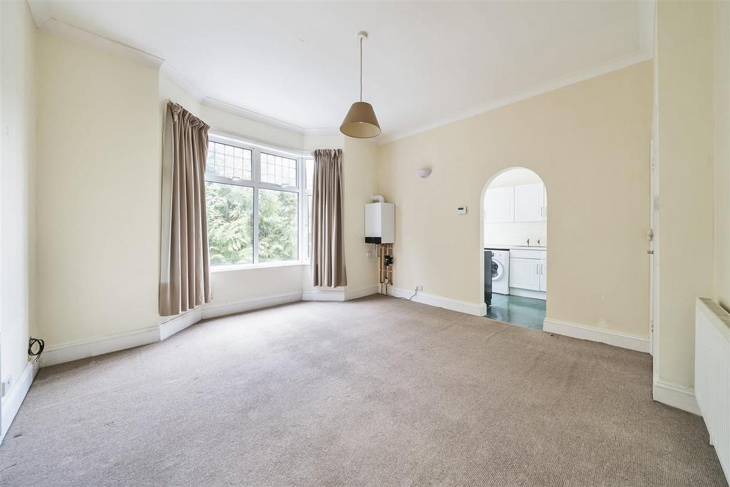 Crowborough Hill, Crowborough 1 bed flat for sale £180,000