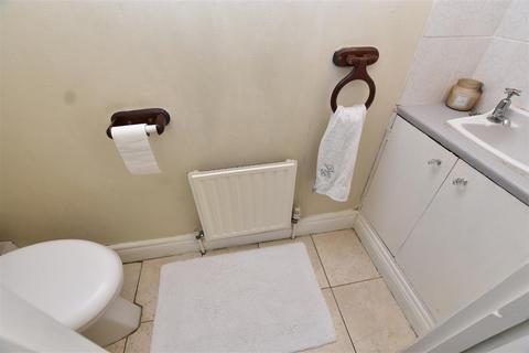 3 bedroom link detached house for sale, Pennial Road, Canvey Island SS8