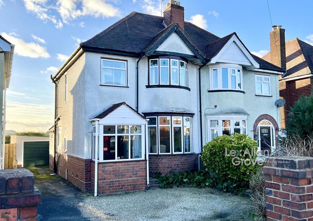 Hawne Lane, Halesowen 3 bed semidetached house for sale £285,000