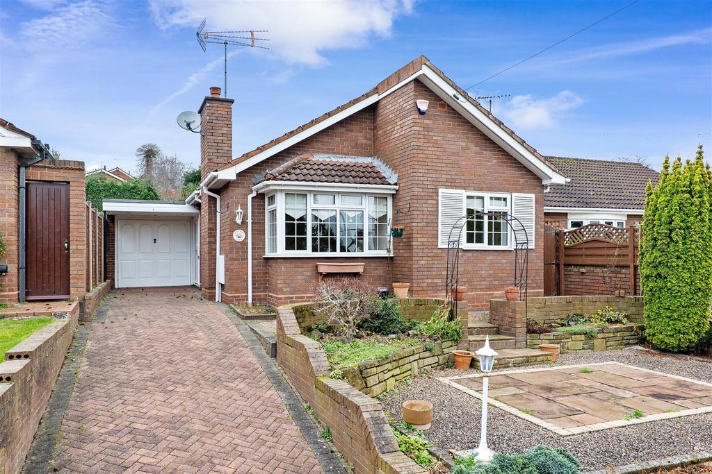 The Copelands, Kinver 2 bed detached bungalow for sale £395,000