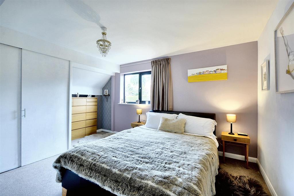 Bedroom 1 1.jpg