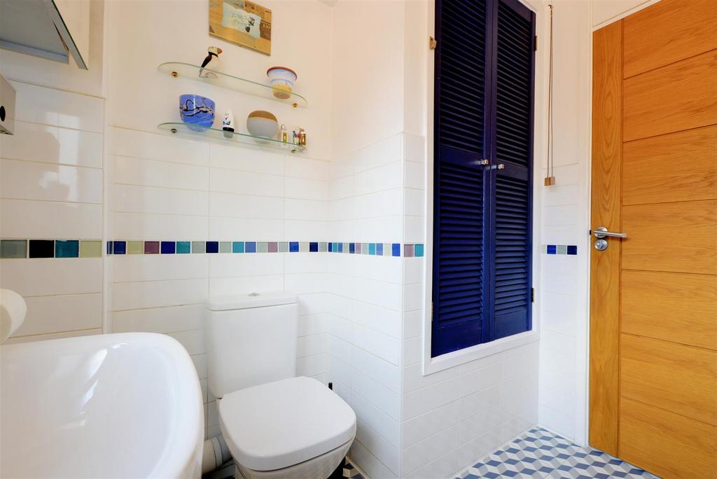 Bathroom 2.jpeg