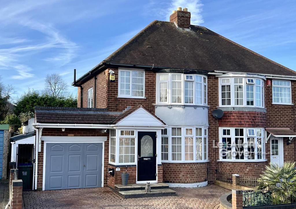 Defford Drive, Oldbury 3 bed semidetached house for sale £275,000