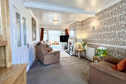 20 Defford Drive, Oldbury, B68 9RH
