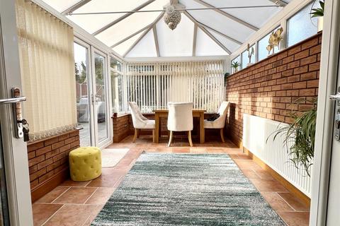 20 Defford Drive, Oldbury, B68 9RH