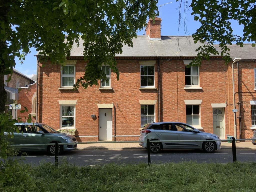 Horsefair Green, Stony Stratford, Milton Keynes 2 bed terraced house