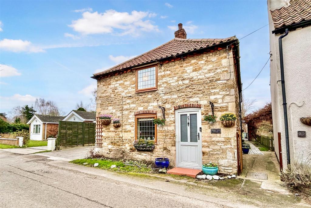 West Street, Barkston 2 bed house for sale £235,000