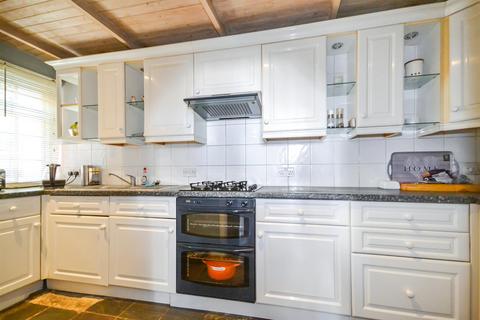 Flat 5, St Marys House High Street, Burnham-on-crouch, CM0 8BE