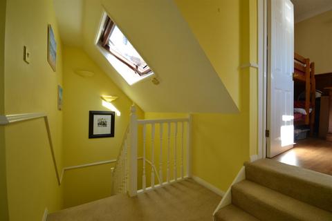 Flat 5, St Marys House High Street, Burnham-on-crouch, CM0 8BE