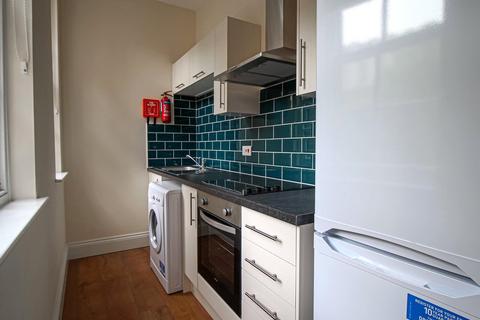 1 bedroom apartment to rent, Apt 4, Fairbairn Residence, 12 Clarendon Road LS2