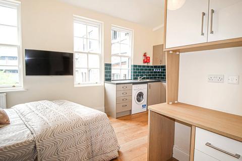 1 bedroom apartment to rent, Apt 17, Fairbairn Residence, 12 Clarendon Road LS2