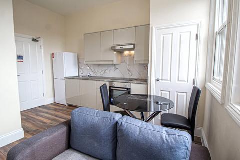 1 bedroom apartment to rent, Fairbairn Residence #406110